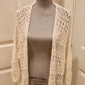 Hollister Women’s Cream Cardigan Size XS Small Summer‎ Travel Lightweight